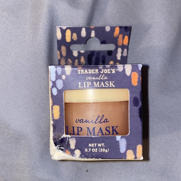 Trader Joe’s Vanilla Lip Mask .7 Oz (20 g) Shea Butter, Coconut Oil, Vitamin E - Picture 3 of 3